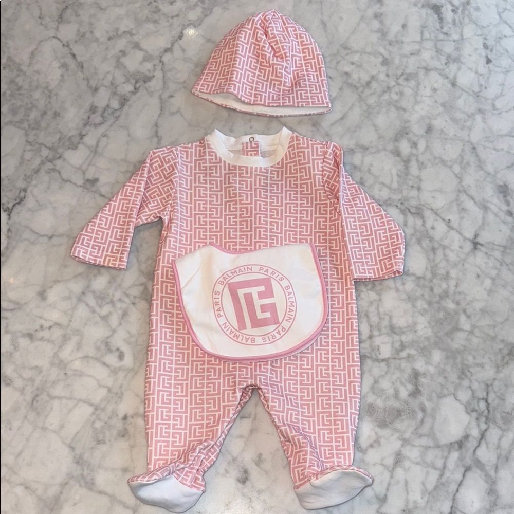 NWOT BALMAIN 3 PIECE BABY GIFT SET 3M